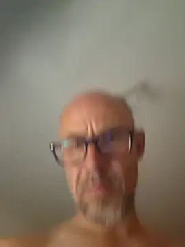 Snapshot of raphaelue chatting on 06-06-26, 10:03 raphaelue online show from 06-06-26, 10:03