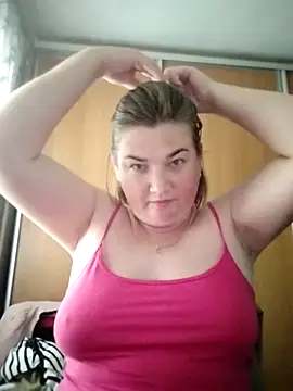 Snapshot of MiyaOlliver chatting on 05-02-26, 02:00 MiyaOlliver online show from 05-02-26, 02:00