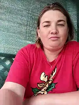 Snapshot of MiyaOlliver chatting on 06-14-26, 04:31 MiyaOlliver online show from 06-14-26, 04:31