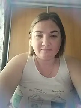 Snapshot of MiyaOlliver chatting on 07-06-26, 10:23 MiyaOlliver online show from 07-06-26, 10:23