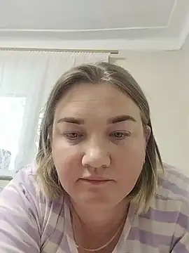Snapshot of MiyaOlliver chatting on 07-10-26, 03:14 MiyaOlliver online show from 07-10-26, 03:14