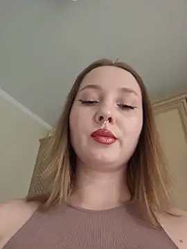 Snapshot of ooopsitscandy chatting on 05-24-26, 03:39 ooopsitscandy online show from 05-24-26, 03:39