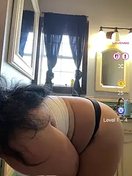Snapshot of Vanessa_Valentine chatting on 06-13-26, 01:53 Vanessa Valentine online show from 06-13-26, 01:53