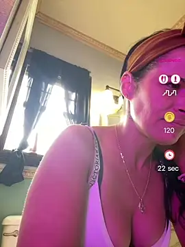 Snapshot of Vanessa_Valentine chatting on 06-17-26, 04:08 Vanessa Valentine online show from 06-17-26, 04:08