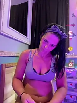 Snapshot of Vanessa_Valentine chatting on 07-01-26, 02:18 Vanessa Valentine online show from 07-01-26, 02:18