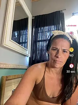 Snapshot of Vanessa_Valentine chatting on 07-22-26, 02:42 Vanessa Valentine online show from 07-22-26, 02:42