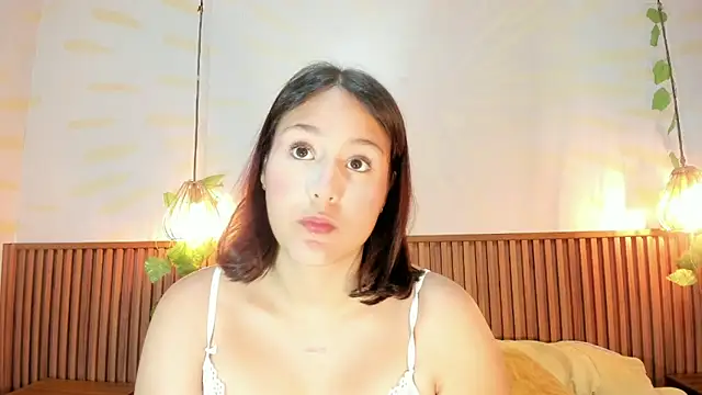 Snapshot of AmelieCooper chatting on 05-23-26, 07:40 AmelieCooper online show from 05-23-26, 07:40