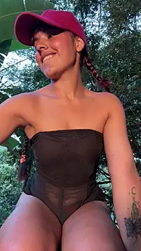 Snapshot of mariannella chatting on 07-14-26, 11:10 mariannella online show from 07-14-26, 11:10