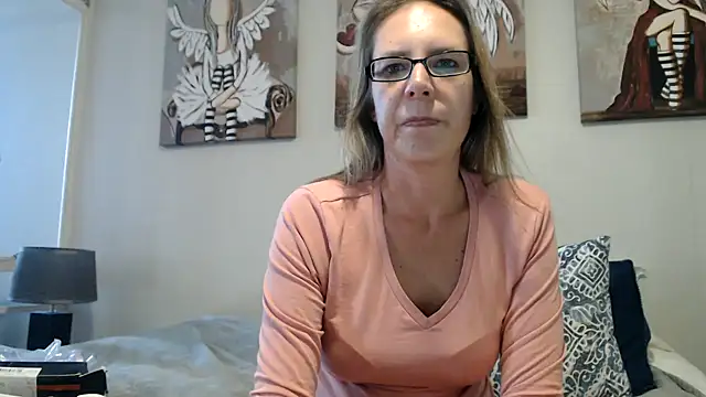 Snapshot of blondiesin50 chatting on 05-24-26, 01:38 blondiesin50 online show from 05-24-26, 01:38