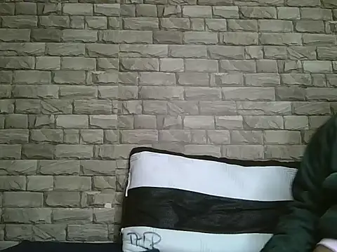 Snapshot of Sweethoneyglow chatting on 05-08-26, 05:07 Sweethoneyglow online show from 05-08-26, 05:07