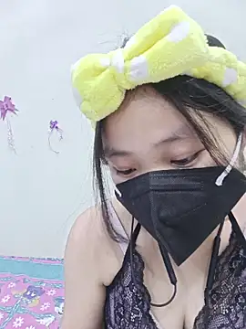 Snapshot of silkyhairs chatting on 05-19-26, 10:32 silkyhairs online show from 05-19-26, 10:32