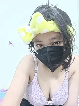 Snapshot of silkyhairs chatting on 05-19-26, 10:38 silkyhairs online show from 05-19-26, 10:38