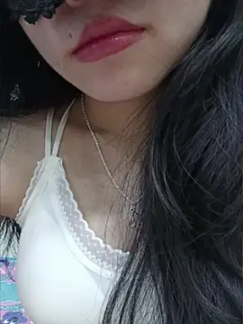 Snapshot of silkyhairs chatting on 07-12-26, 11:18 silkyhairs online show from 07-12-26, 11:18