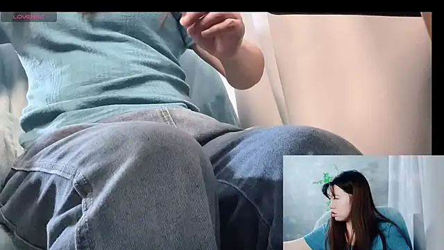 Snapshot of LuMei-Love chatting on 06-19-26, 01:21 LuMei-Love online show from 06-19-26, 01:21