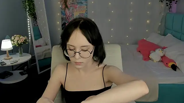 Lilac-Muse online show from 06-16-26, 10:51