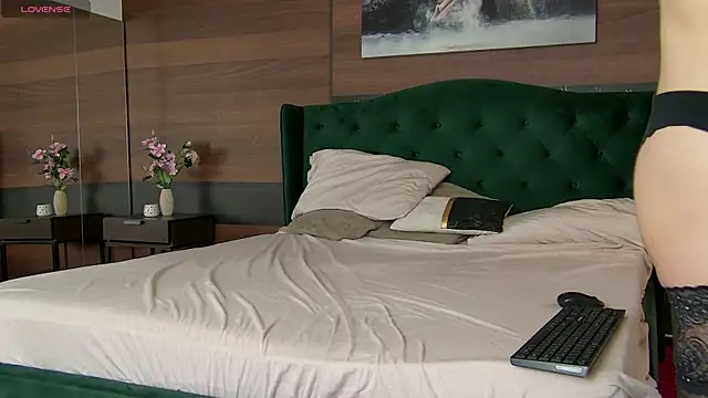 Snapshot of AlyceBeau chatting on 05-22-26, 06:09 AlyceBeau online show from 05-22-26, 06:09