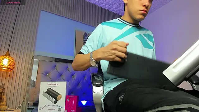 Ethanx18  online show from 07-08-26, 03:44