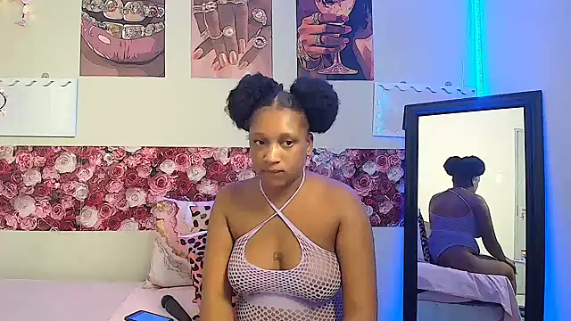 EnchantingLisa online show from 05-26-26, 05:36