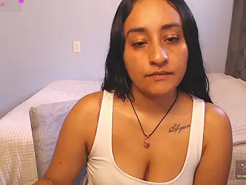Snapshot of erotic_lov chatting on 07-29-26, 05:22 erotic lov online show from 07-29-26, 05:22