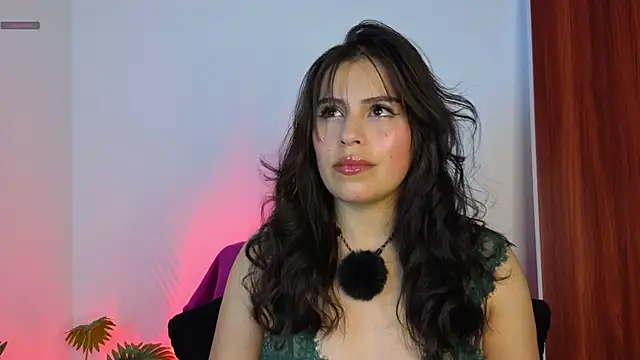 Snapshot of Yenifer_27 chatting on 05-06-26, 03:02 Yenifer 27 online show from 05-06-26, 03:02