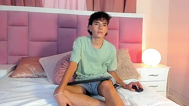 Snapshot of christopher_robin4 chatting on 05-01-26, 07:51 christopher robin4 online show from 05-01-26, 07:51