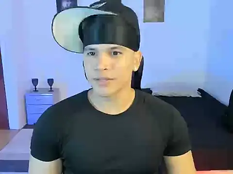 Snapshot of sant_wahlberg chatting on 07-21-26, 11:51 sant wahlberg online show from 07-21-26, 11:51