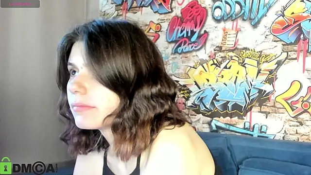 Snapshot of Kira_Be11 chatting on 06-11-26, 01:05 Kira Be11 online show from 06-11-26, 01:05