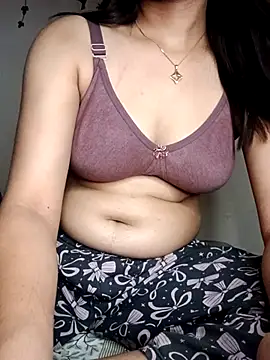 Snapshot of sexy_pritii chatting on 06-12-26, 05:28 sexy pritii online show from 06-12-26, 05:28