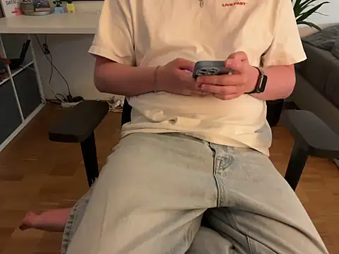 hotbiboy2003 online show from 05-05-26, 03:53