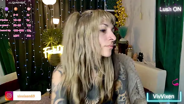 Snapshot of VivVixen chatting on 05-19-26, 05:52 VivVixen online show from 05-19-26, 05:52