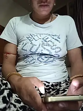 Snapshot of annu_47 chatting on 07-09-26, 04:55 annu 47 online show from 07-09-26, 04:55