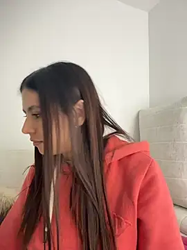 Snapshot of EmilyCxx chatting on 05-09-26, 04:28 EmilyCxx online show from 05-09-26, 04:28