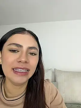 Snapshot of EmilyCxx chatting on 07-17-26, 11:53 EmilyCxx online show from 07-17-26, 11:53