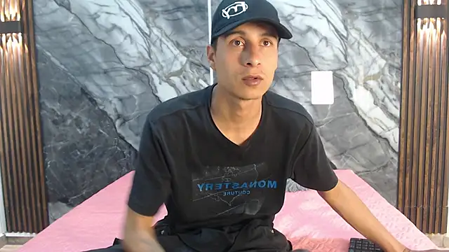 Snapshot of cameronsilverman chatting on 04-30-26, 07:09 cameronsilverman online show from 04-30-26, 07:09