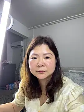 linda51863 online show from 06-03-26, 02:33