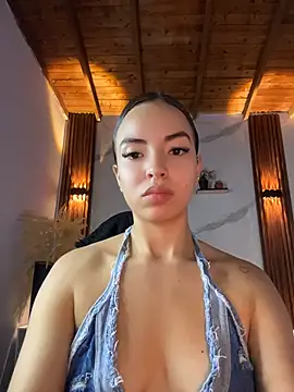 Snapshot of catalina_lafer chatting on 06-06-26, 01:38 catalina lafer online show from 06-06-26, 01:38