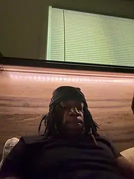 YurFavBestiie online show from 04-28-26, 10:59