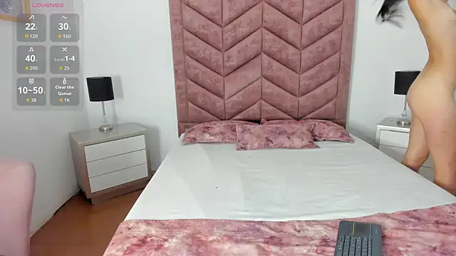 CoralRuiz online show from 05-24-26, 08:14