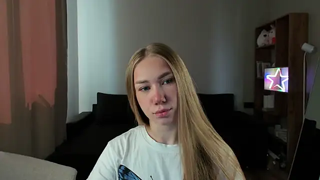 Snapshot of AnnaAlexArti chatting on 06-02-26, 04:58 AnnaAlexArti online show from 06-02-26, 04:58