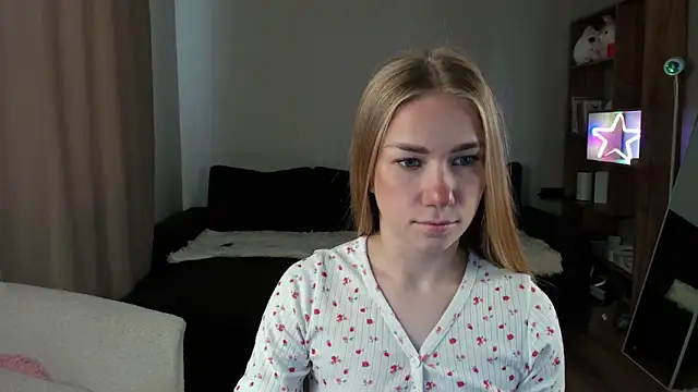 Snapshot of AnnaAlexArti chatting on 06-05-26, 05:36 AnnaAlexArti online show from 06-05-26, 05:36
