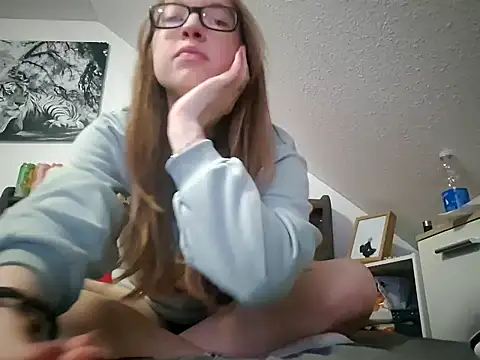 Freaky-Doll online show from 05-07-26, 08:47