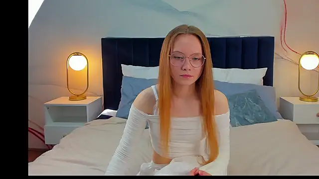 Snapshot of FloraLarsson chatting on 05-28-26, 03:37 FloraLarsson online show from 05-28-26, 03:37