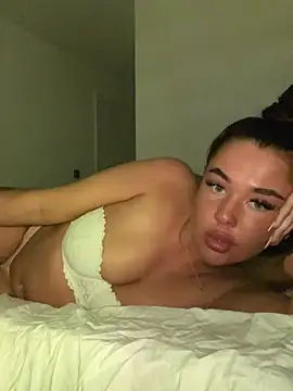Snapshot of Jasminepeach_ chatting on 07-18-26, 02:05 Jasminepeach online show from 07-18-26, 02:05