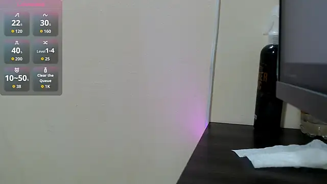Snapshot of LUCYXS1 chatting on 06-17-26, 12:18 LUCYXS1 online show from 06-17-26, 12:18
