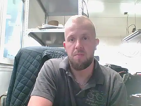 Snapshot of bardiauto chatting on 07-21-26, 04:26 bardiauto online show from 07-21-26, 04:26