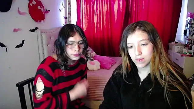 Snapshot of Blair_y_Briar chatting on 06-01-26, 03:58 Blair y Briar online show from 06-01-26, 03:58