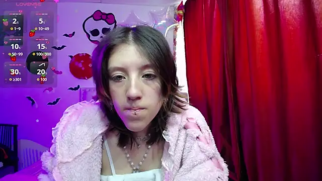 Snapshot of Blair_y_Briar chatting on 06-18-26, 04:22 Blair y Briar online show from 06-18-26, 04:22