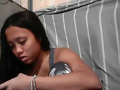 Snapshot of Yours_AsianPinayGirl18 chatting on 07-13-26, 01:14 Yours AsianPinayGirl18 online show from 07-13-26, 01:14