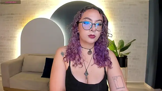 Snapshot of LoiseHarper chatting on 05-08-26, 02:50 LoiseHarper online show from 05-08-26, 02:50