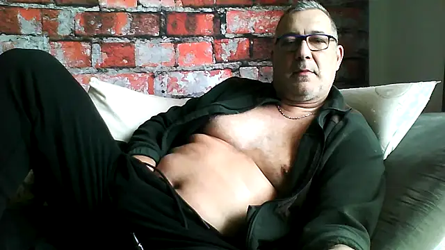 Snapshot of Soloyan chatting on 12-14-25, 09:25 Soloyan online show from 12-14-25, 09:25